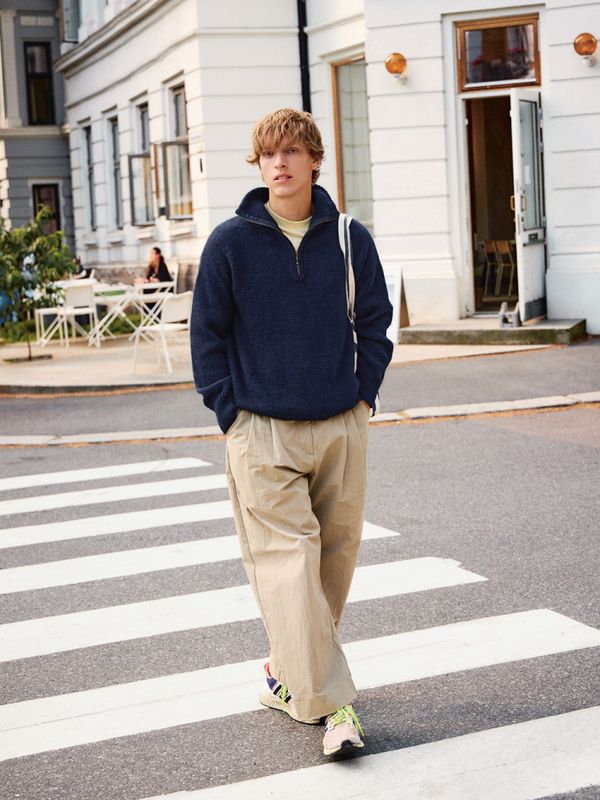 2412-4 Matthew Sweater Man